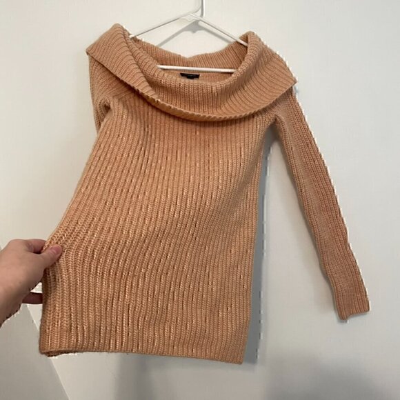 ANN TAYLOR Light Pink / Peach Fuzzy Chunky Knit Cowl Neck Off Shoulder ? Sweater - Picture 8 of 13